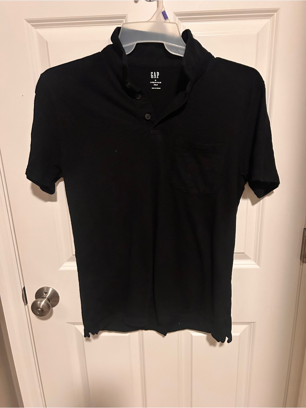 GAP men’s medium Black Short-Sleeve Polo with Chest Pocket